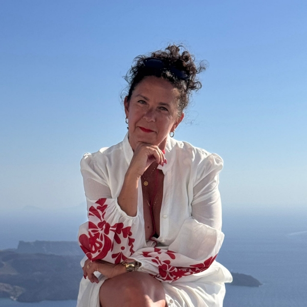 Nicole Kayser zeigt Gesichtsyoga (Face Yoga) für natürliche Ausstrahlung und Selbstbewusstsein