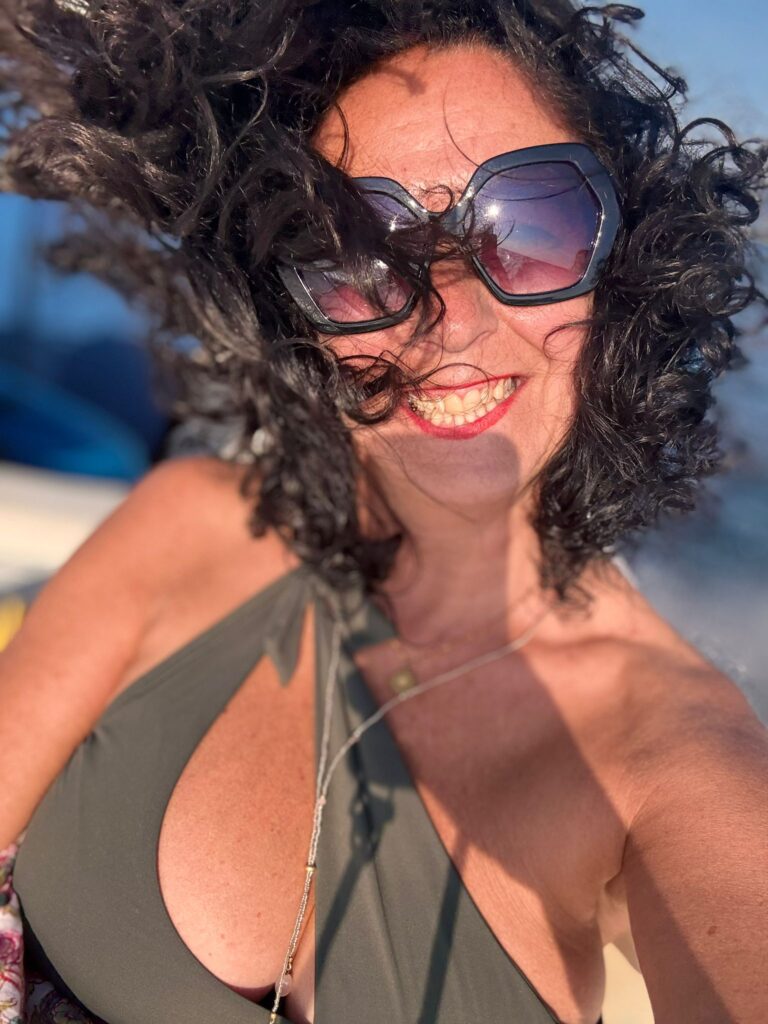 Nicole Kayser zeigt Gesichtsyoga (Face Yoga) für natürliche Ausstrahlung und Selbstbewusstsein